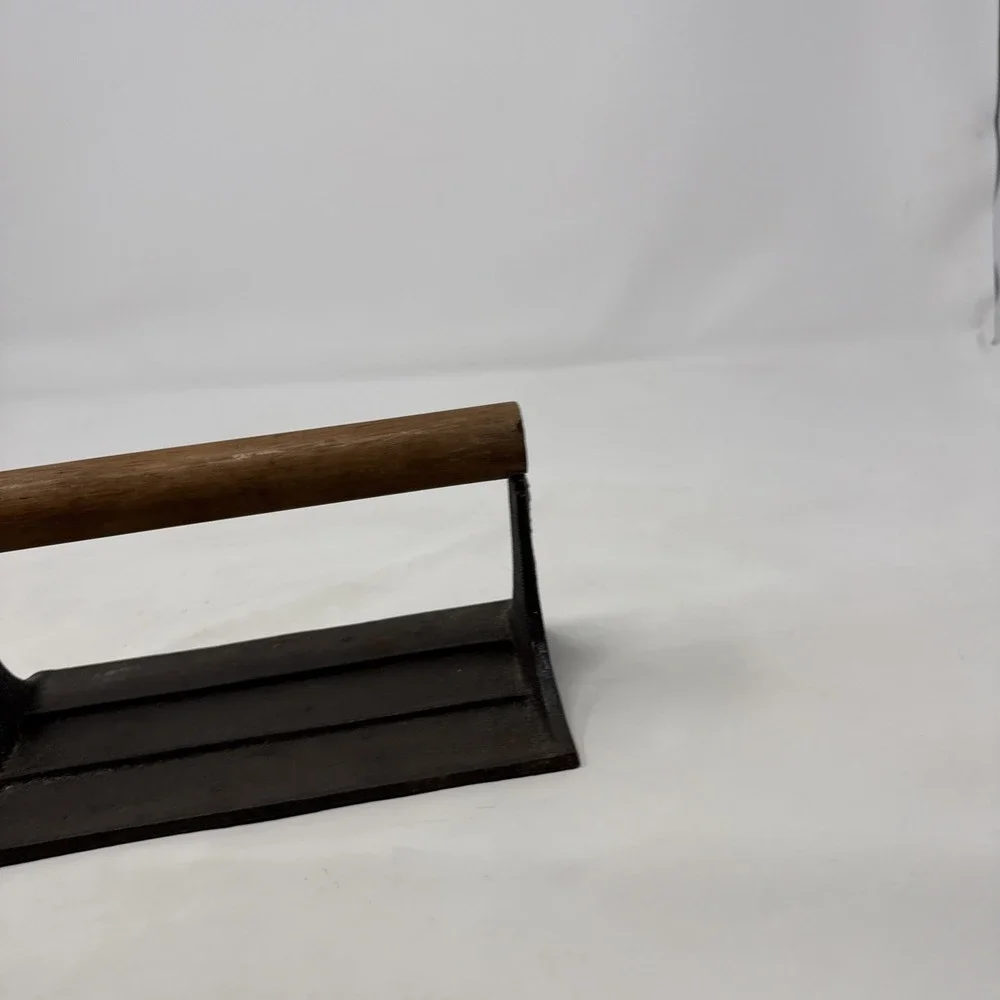 Vintage Cast Iron Bacon Press with Wood Handle & Pig Design 7